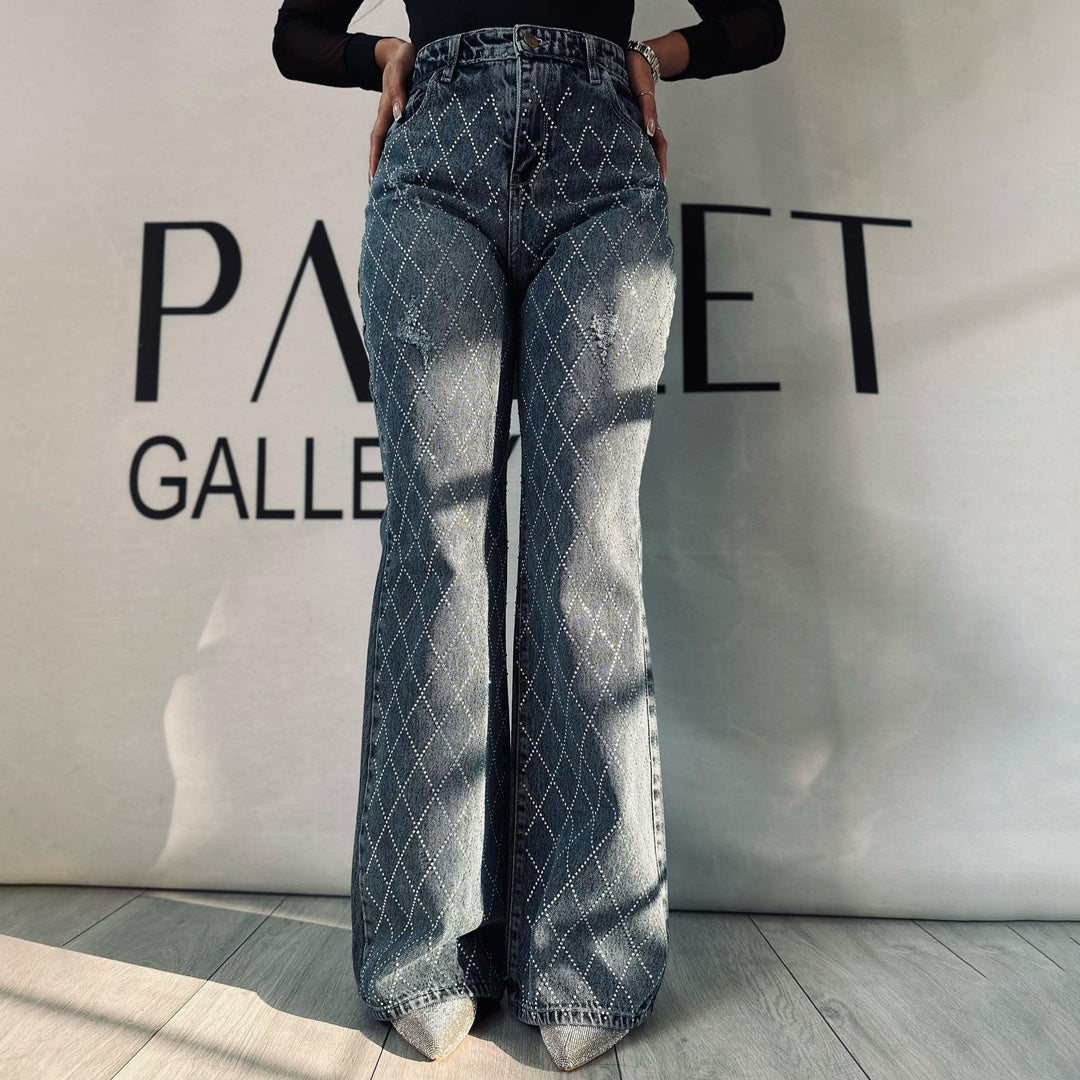 Damernas eleganta högmidjade bootcut-jeans med glittrande strass Mirla-Eva Jonsson