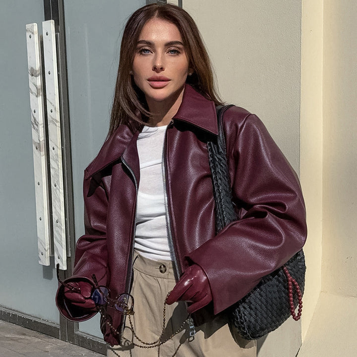Damernas eleganta konstläderjacka med oversized skärning Mirla-Eva Jonsson