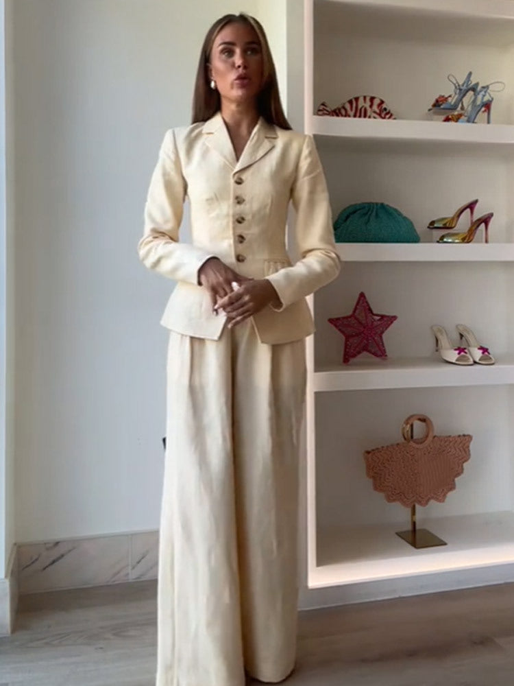 Damernas eleganta kostym-set med figursydd jacka och vida byxor Mirla-Eva Jonsson