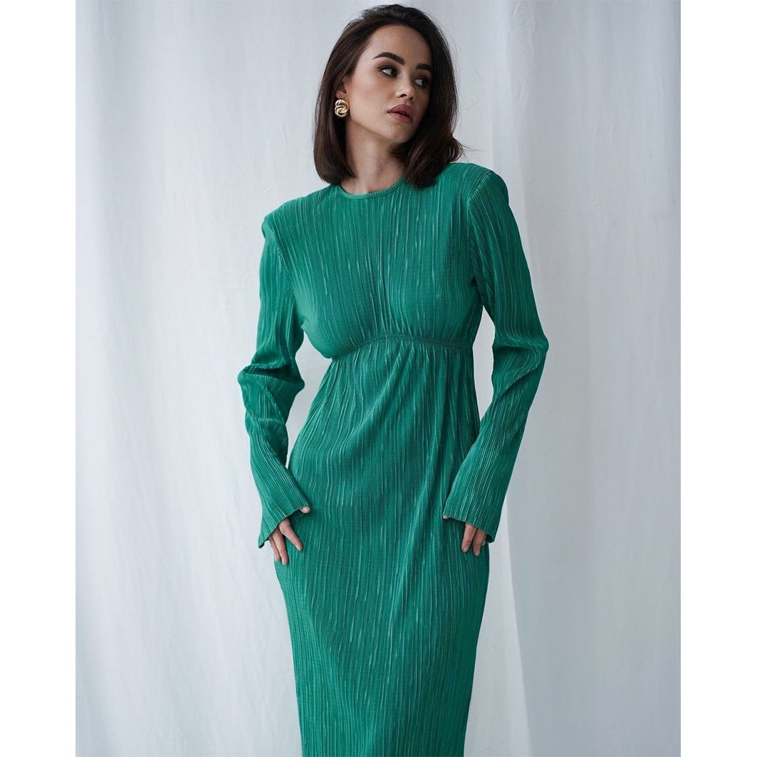 Damernas eleganta maxiklänning med raffinerade ärmar och fin ribbdesign Mirla-Eva Jonsson