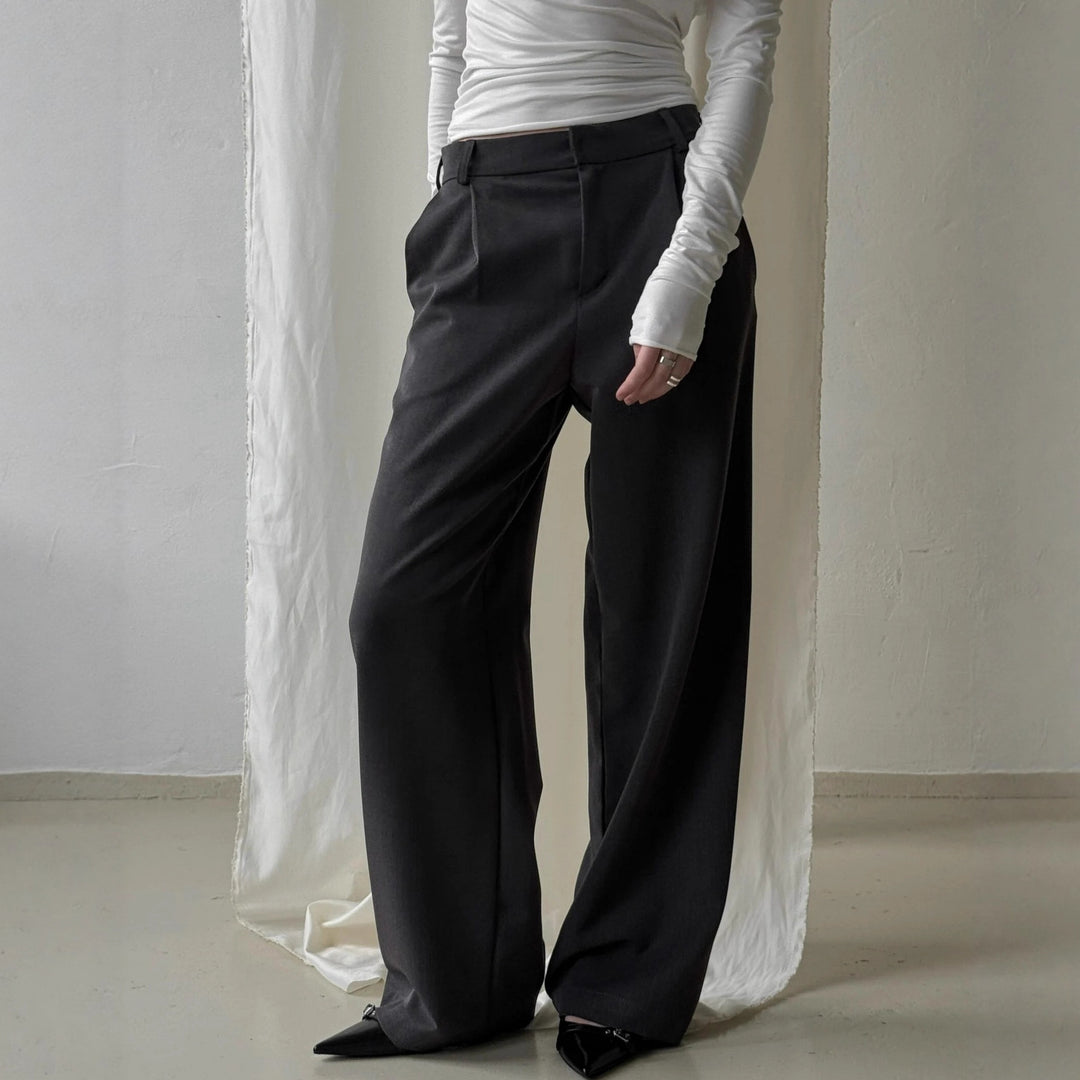 Damernas eleganta och bekväma chinos Mirla-Eva Jonsson