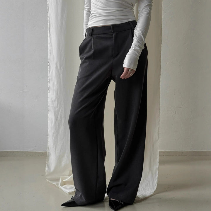 Damernas eleganta och bekväma chinos Mirla-Eva Jonsson