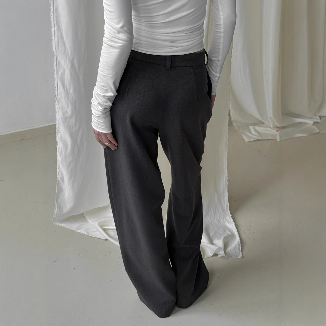 Damernas eleganta och bekväma chinos Mirla-Eva Jonsson
