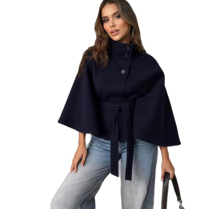 Damernas eleganta och mångsidiga Cape-jacka Mirla-Eva Jonsson