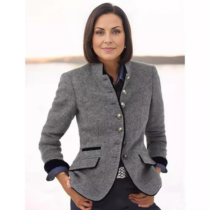 Damernas eleganta och moderna ulljacka Mirla-Eva Jonsson