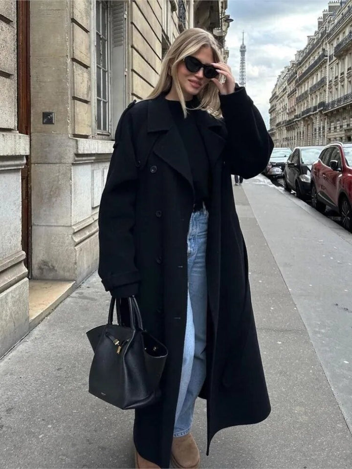 Damernas eleganta och stiliga trenchcoat med midjereglerande bälte Mirla-Eva Jonsson