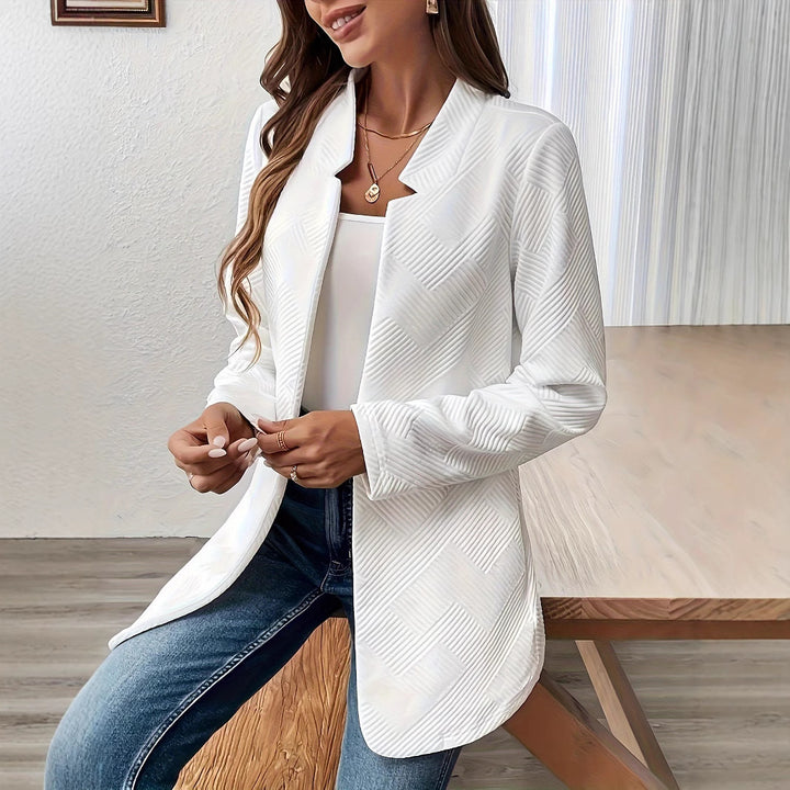 Damernas eleganta och strukturerade blazerjacka i minimalistisk design Mirla-Eva Jonsson