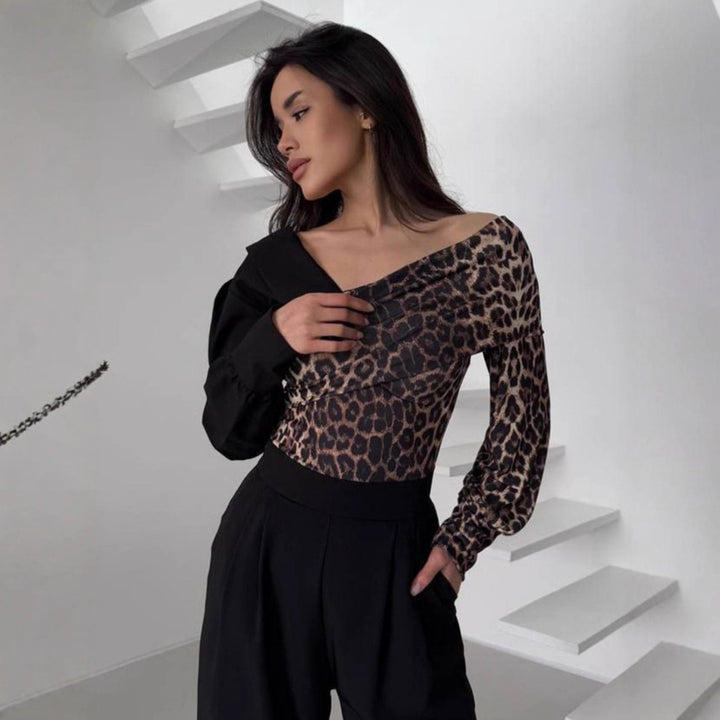 Damernas eleganta off-shoulder topp med djurmotiv Mirla-Eva Jonsson