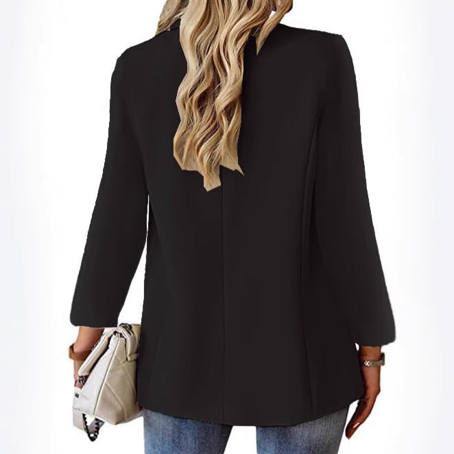 Damernas eleganta oversized blazer med moderna detaljer och praktiska fickor Mirla-Eva Jonsson