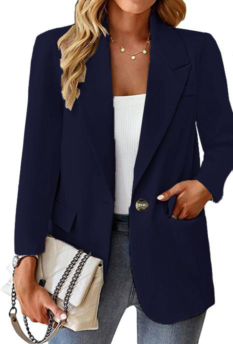 Damernas eleganta oversized blazer med moderna detaljer och praktiska fickor Mirla-Eva Jonsson