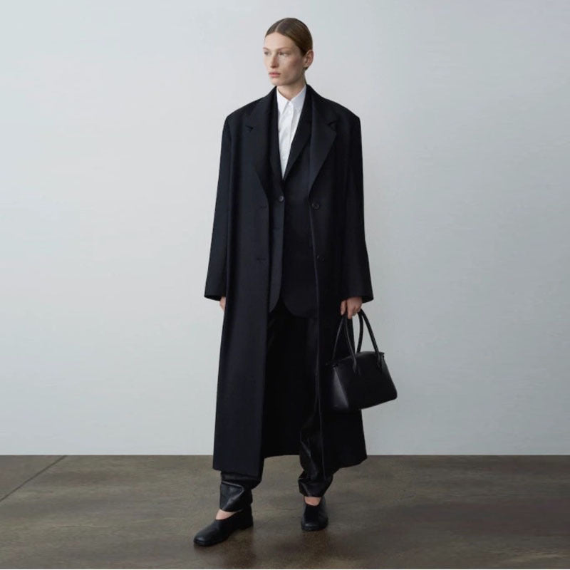 Damernas eleganta oversized kappa Mirla-Eva Jonsson