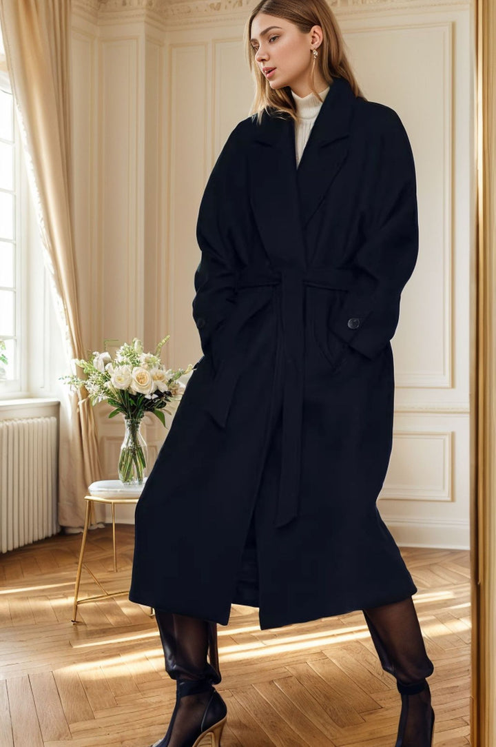 Damernas eleganta oversized-kappa med bälte och fickor Mirla-Eva Jonsson