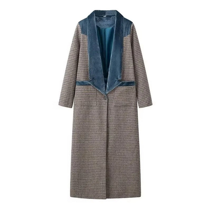 Damernas eleganta oversized rock med fluffig krage och strukturerad design Mirla-Eva Jonsson