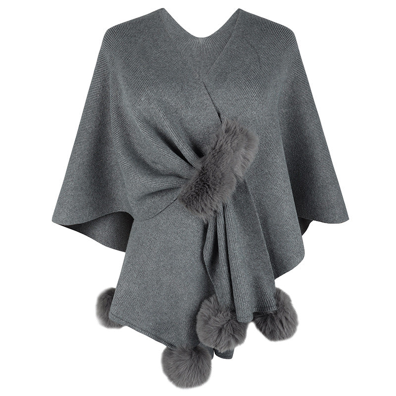 Damernas eleganta poncho med lyxigt konstpälsdetalj Mirla-Eva Jonsson