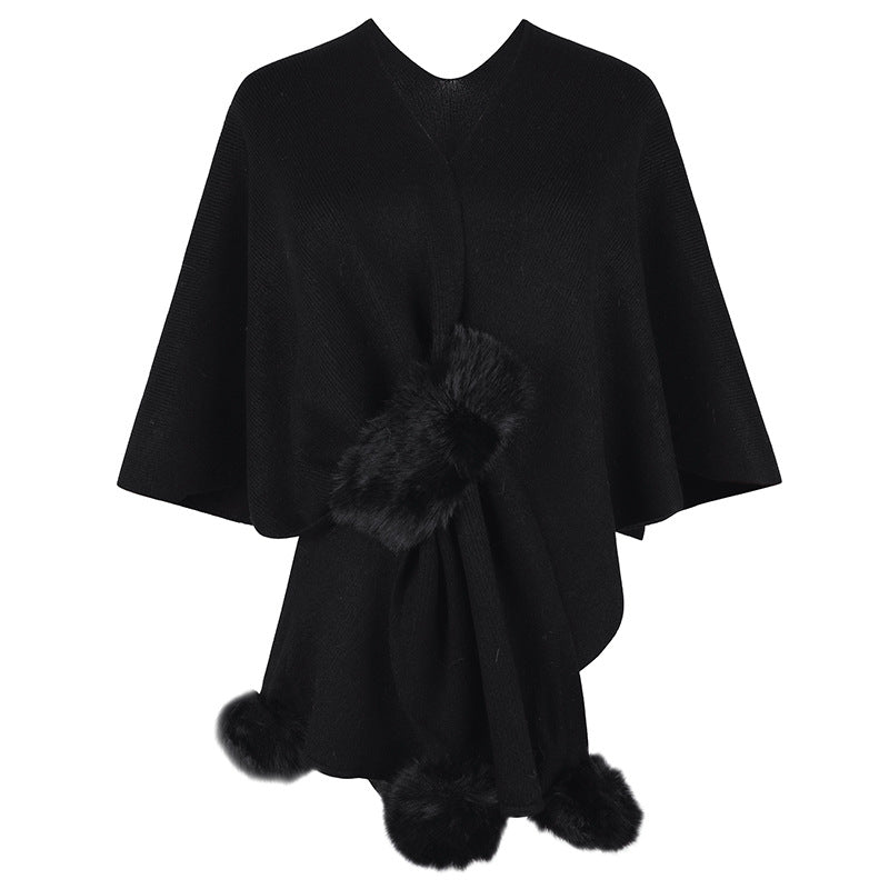 Damernas eleganta poncho med lyxigt konstpälsdetalj Mirla-Eva Jonsson