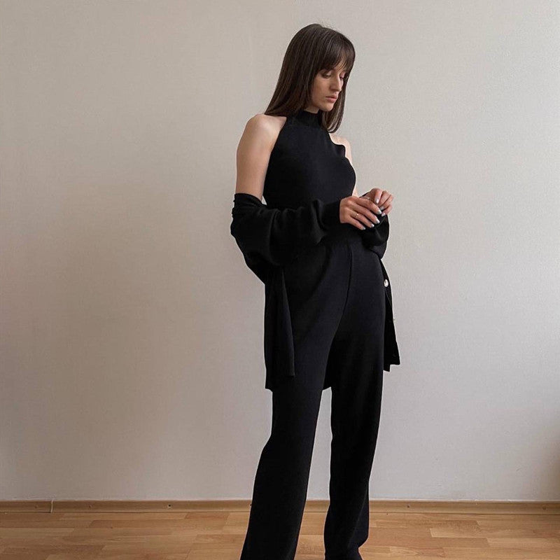 Damernas eleganta stickade lounge-set med hög krage och lös passform Mirla-Eva Jonsson