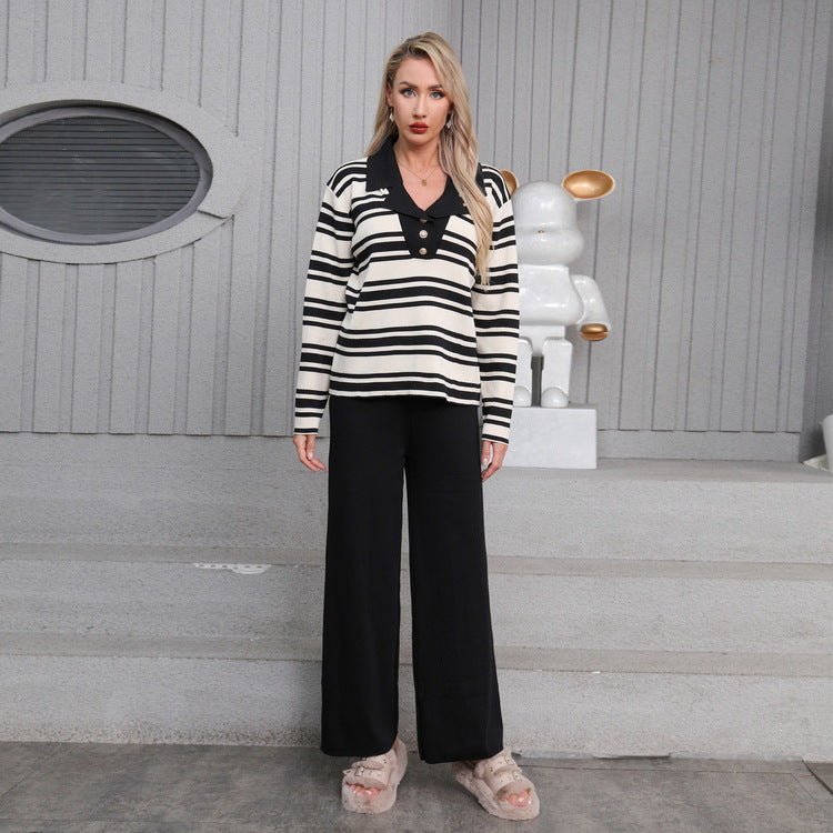 Damernas eleganta stickade loungewear-set med en trendig krage och vida byxor Mirla-Eva Jonsson