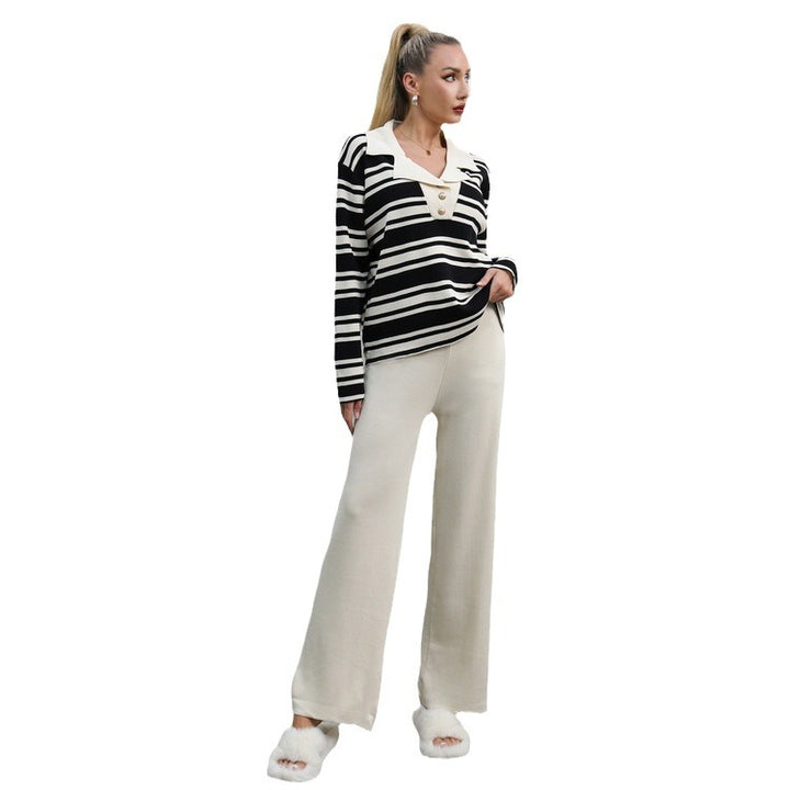 Damernas eleganta stickade loungewear-set med en trendig krage och vida byxor Mirla-Eva Jonsson