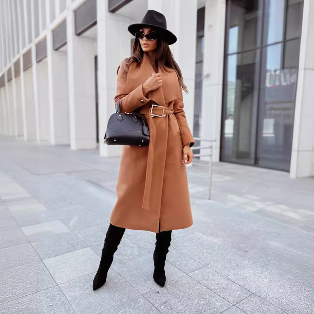 Damernas eleganta trenchcoat med bälte och högkvalitativ bearbetning Mirla-Eva Jonsson
