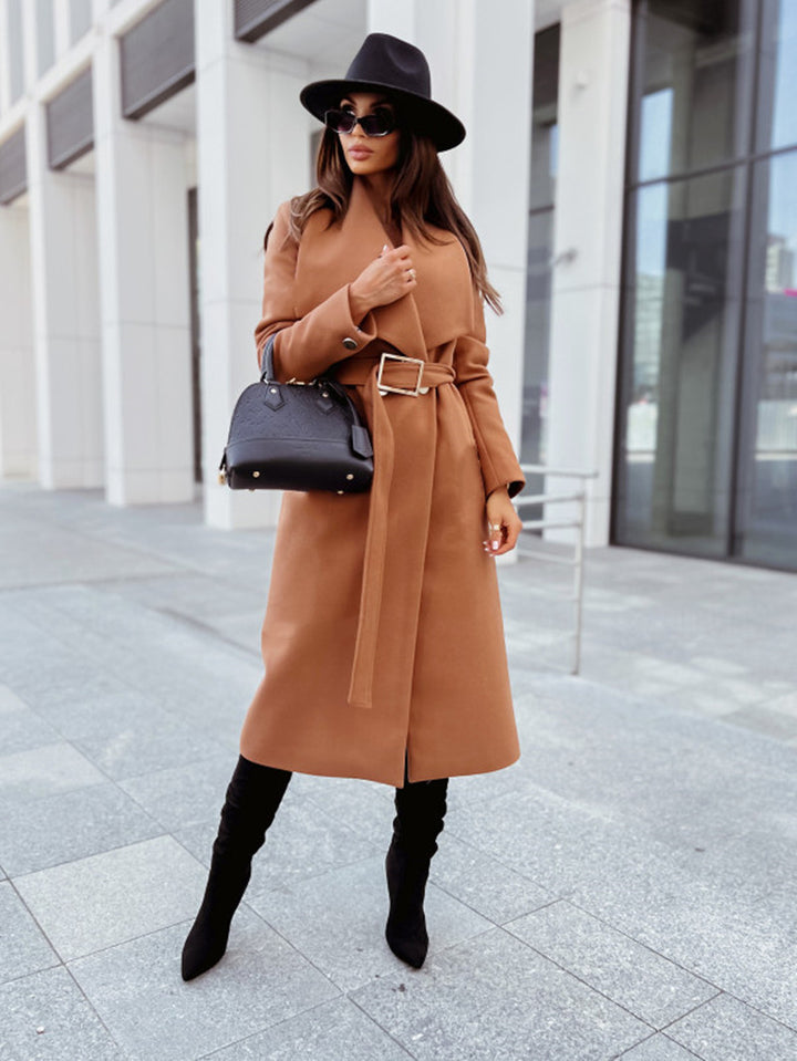 Damernas eleganta trenchcoat med bälte och högkvalitativ bearbetning Mirla-Eva Jonsson