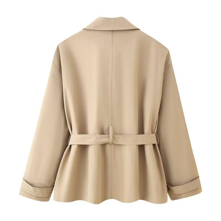 Damernas eleganta trenchcoat med justerbart bälte och trendiga knapppdetaljer Eva Jonsson-Eva Jonsson