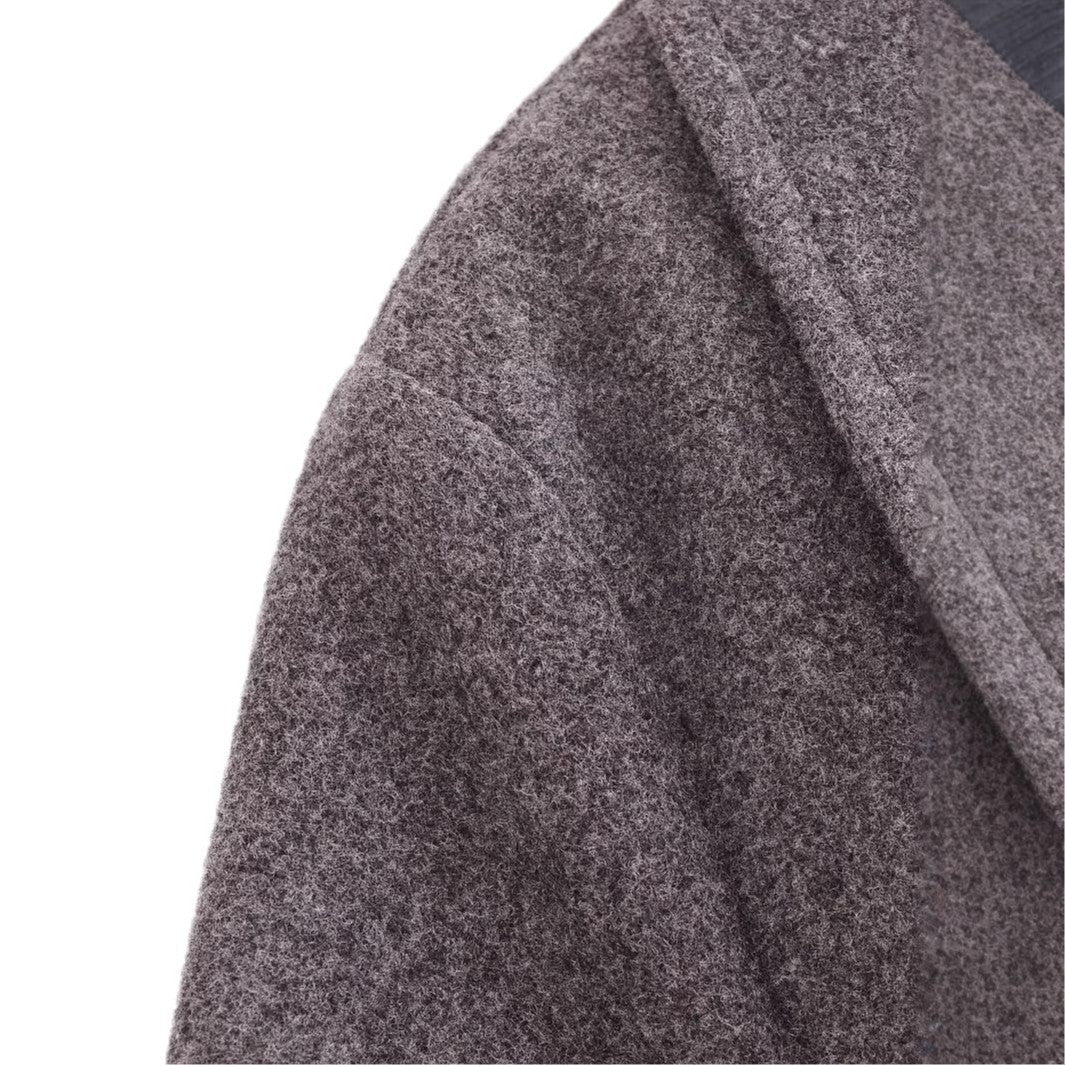 Damernas eleganta trenchcoat med klassisk design och figursydda bälte Mirla-Eva Jonsson
