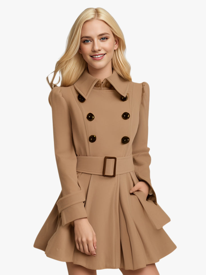 Damernas eleganta trenchcoat med utsvängd design och fransk krage Mirla-Eva Jonsson
