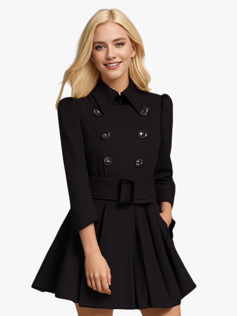 Damernas eleganta trenchcoat med utsvängd design och fransk krage Mirla-Eva Jonsson
