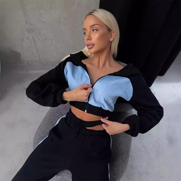 Damernas fashion sportset med cropped hoodie och breda byxor Eva Jonsson-Eva Jonsson
