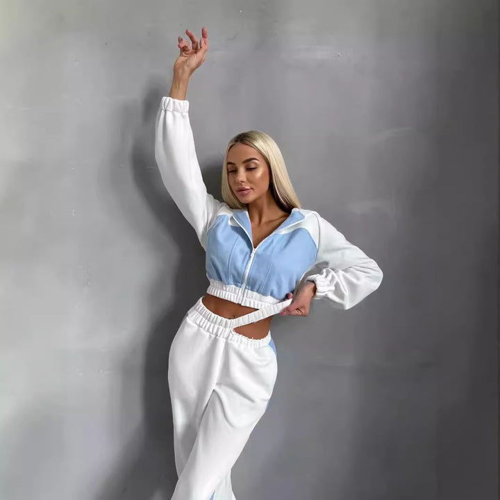 Damernas fashion sportset med cropped hoodie och breda byxor Eva Jonsson-Eva Jonsson