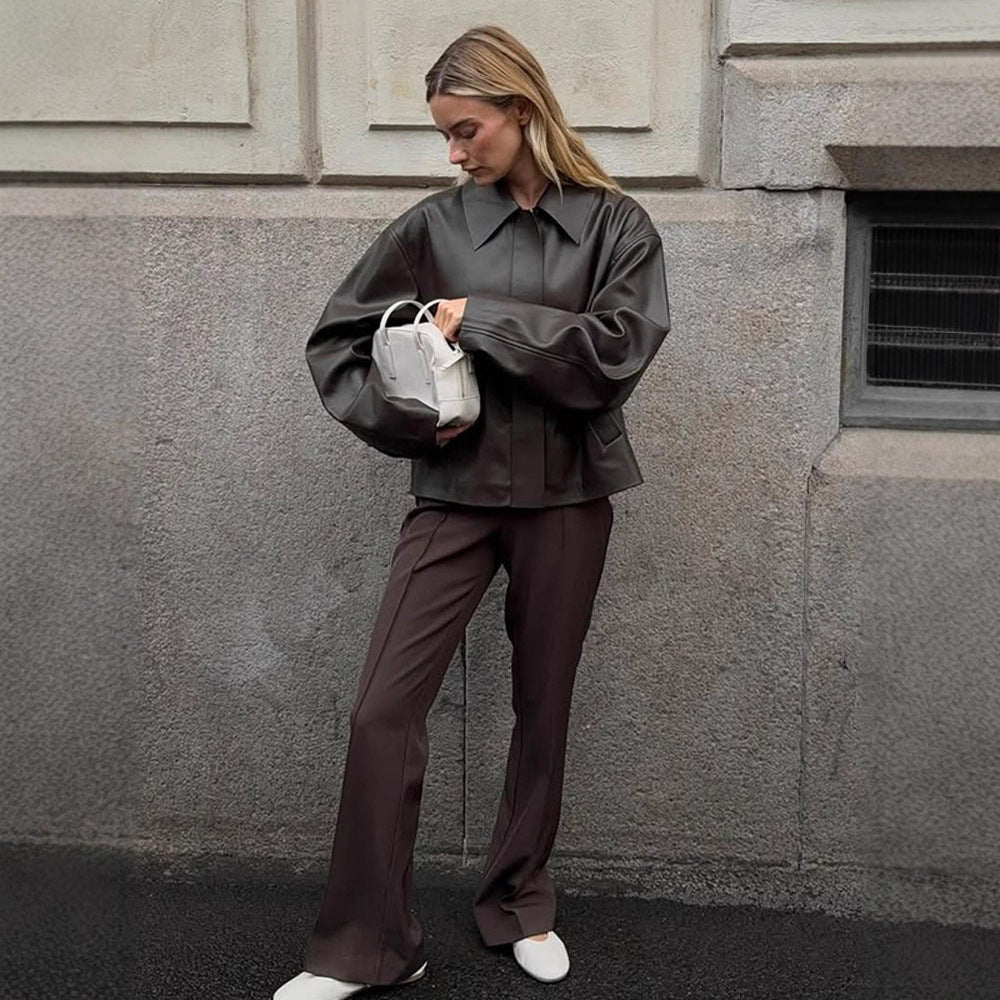 Damernas fashionabla konstläderjacka med oversized design Mirla-Eva Jonsson