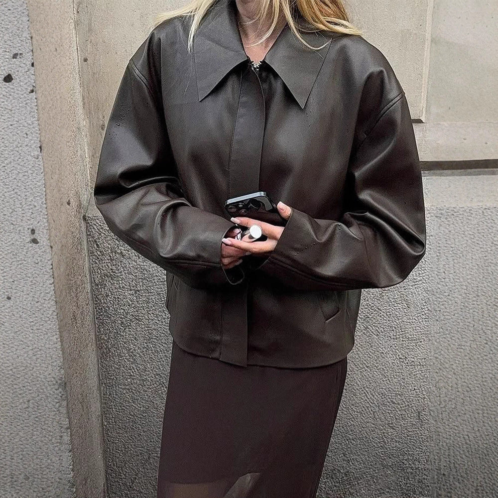 Damernas fashionabla konstläderjacka med oversized design Mirla-Eva Jonsson