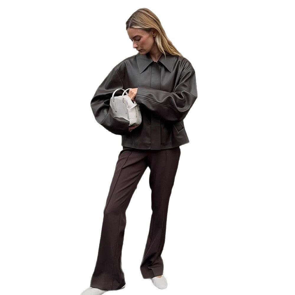 Damernas fashionabla konstläderjacka med oversized design Mirla-Eva Jonsson