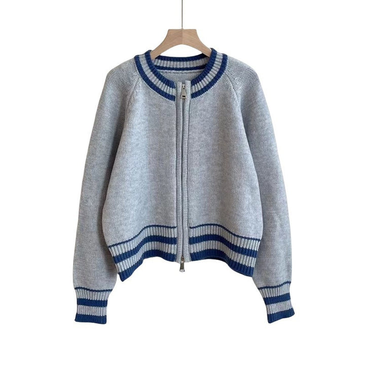 Damernas fashionabla stickade cardigan med dragkedja och sportigt randmönster Mirla-Eva Jonsson