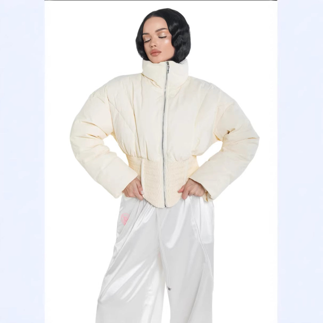 Damernas fashionabla vadderade jacka med elastisk midja och huva Mirla-Eva Jonsson