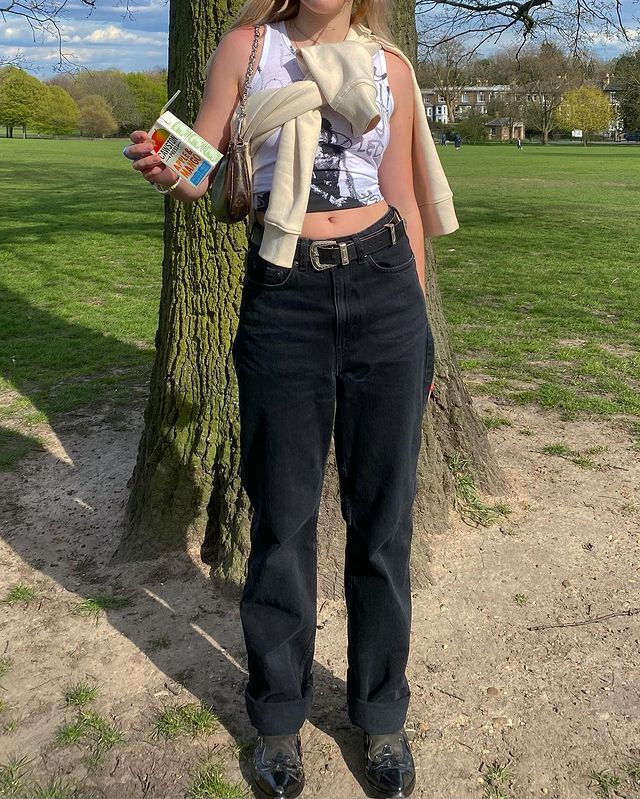 Damernas figursmickrande blus med asymmetrisk fåll och mockakrage Eva Jonsson-Eva Jonsson