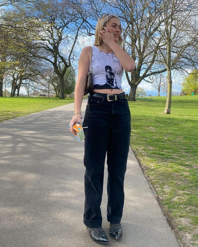 Damernas figursmickrande blus med asymmetrisk fåll och mockakrage Eva Jonsson-Eva Jonsson
