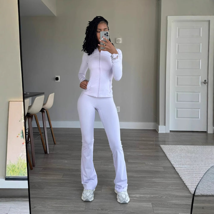 Damernas figursmickrande sportset med zip-aktuell jacka och smickrande leggings Eva Jonsson-Eva Jonsson