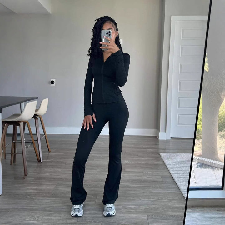 Damernas figursmickrande sportset med zip-aktuell jacka och smickrande leggings Eva Jonsson-Eva Jonsson