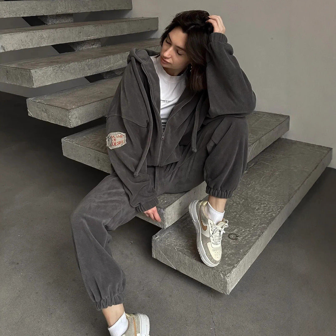 Damernas figursydda fleece-lounge-set med elegant huva och elastiska muddar Eva Jonsson-Eva Jonsson