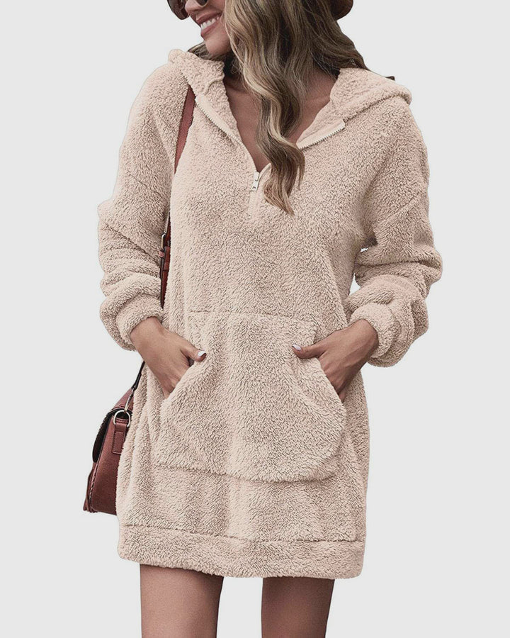 Damernas fleece-huvtröjklänning med fickor och dragkedja Mirla-Eva Jonsson