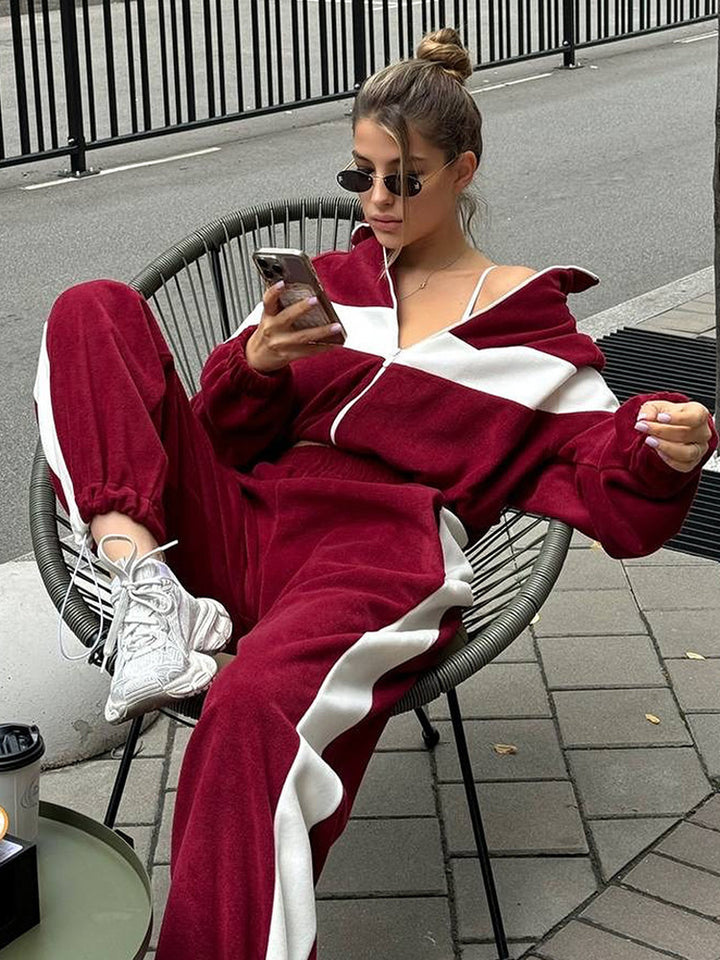 Damernas fleece sportdräkt med hög krage och eleganta kontrastlinjer Eva Jonsson-Eva Jonsson