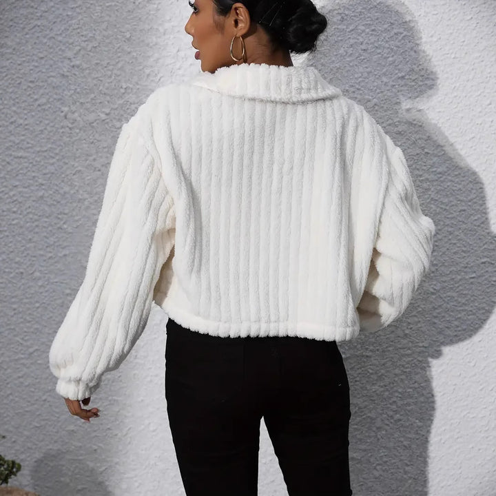 Damernas fluffiga overshirt i couture-stil med fickor Mirla-Eva Jonsson