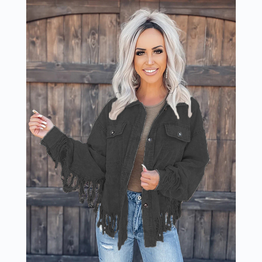 Damernas fransjacka gjord av denim i en avslappnad oversized passform-Eva Jonsson