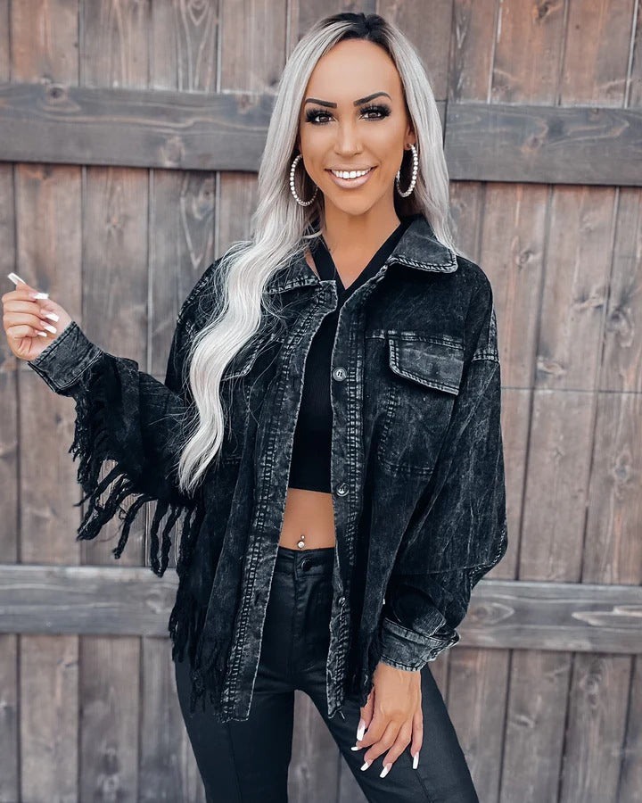 Damernas fransjacka gjord av denim i en avslappnad oversized passform-Eva Jonsson