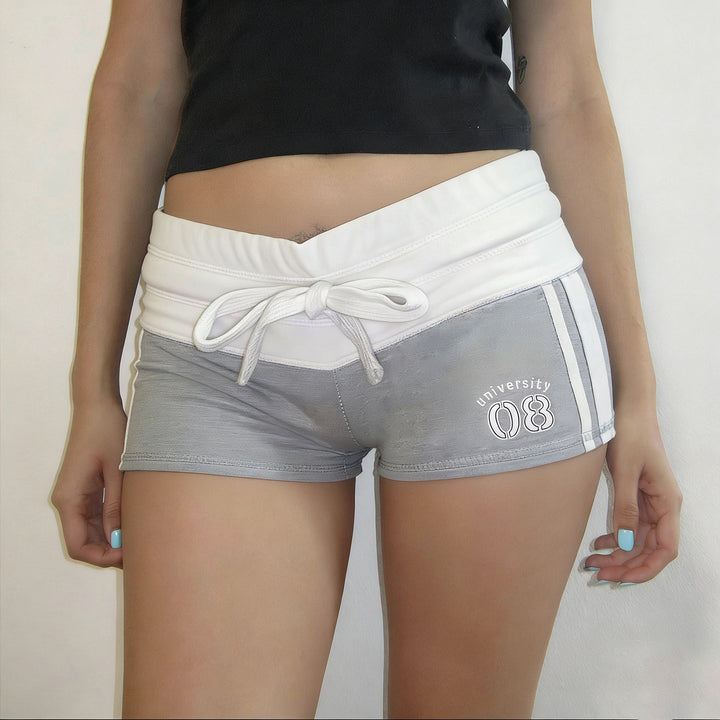 Damernas fritid shorts med elastisk midja och dekorativt knytbälte Mirla-Eva Jonsson