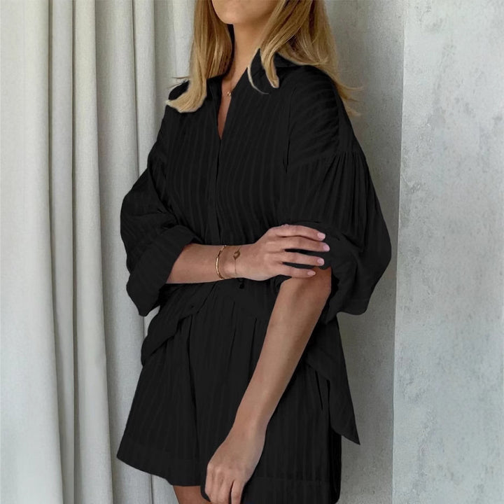 Damernas fritidsdräkt med randig design och avslappnad skärning Mirla-Eva Jonsson