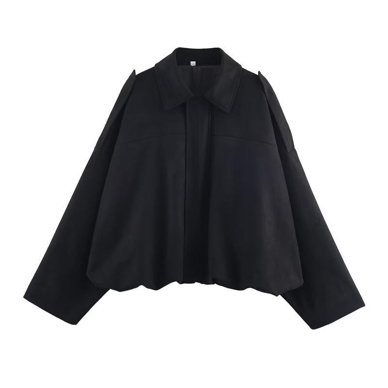 Damernas fritidsjacka i modernt oversized-design med praktiska fickor Mirla-Eva Jonsson