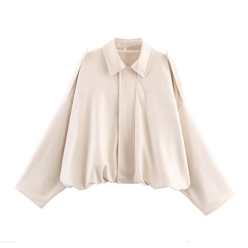 Damernas fritidsjacka i modernt oversized-design med praktiska fickor Mirla-Eva Jonsson
