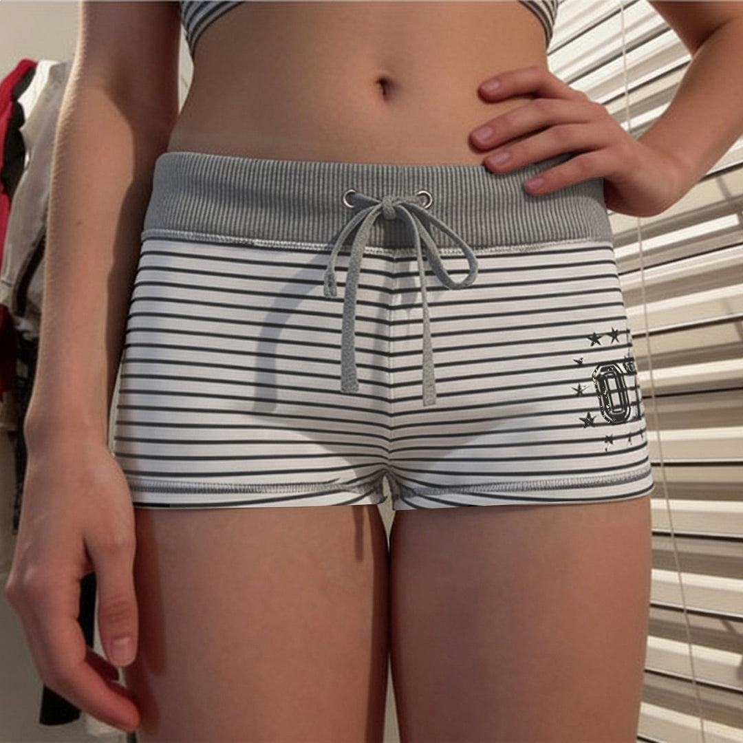 Damernas fritidsshorts med raffinerad randdesign och elastisk midja Mirla-Eva Jonsson